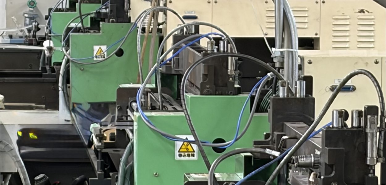新工場の製袋機